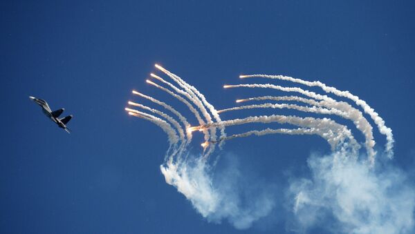 Grupo de pilotagem Sokoly Rossii durante concurso Aviadarts 2014 - Sputnik Brasil