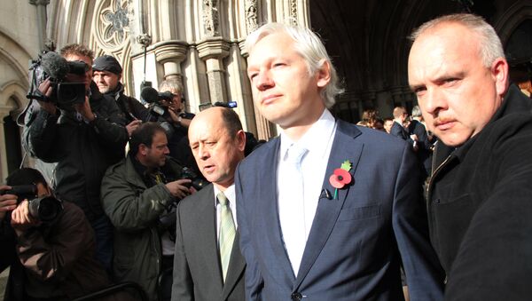 Um tribunal britânico confirma decisão de extraditar Assange para a Suécia - Sputnik Brasil