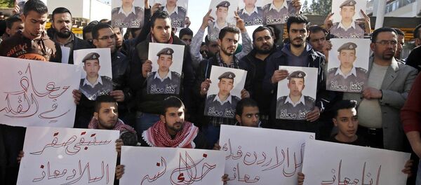 Repercussão do mundo islâmico a execução de piloto - Sputnik Brasil