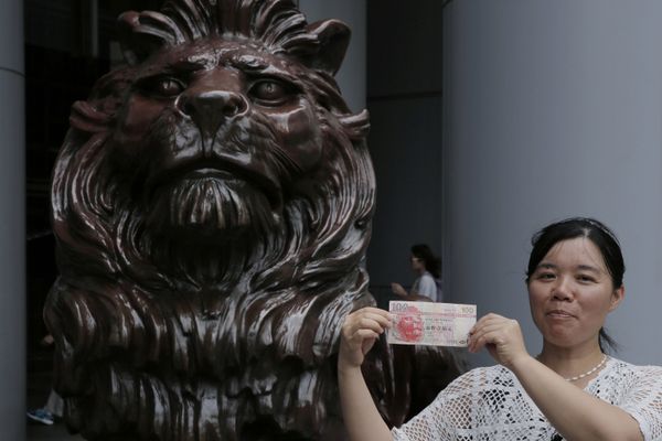 Casa Branca considera 'desconectar' moeda de Hong Kong do dólar norte-americano para castigar Pequim Casa Branca considera 'desconectar' moeda de Hong Kong do dólar norte-americano para castigar Pequim - Sputnik Brasil