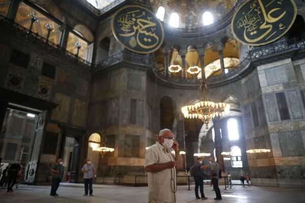 'Inimizade contra o islã', diz Ancara após Grécia criticar abertura de Santa Sofia como mesquita - Sputnik Brasil