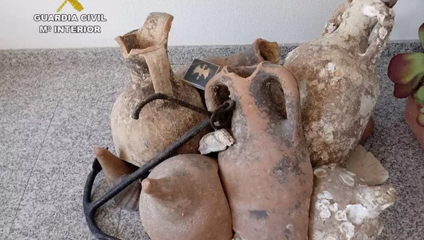 Conjunto de ânforas do Império Romano e âncora do século XVIII - Sputnik Brasil