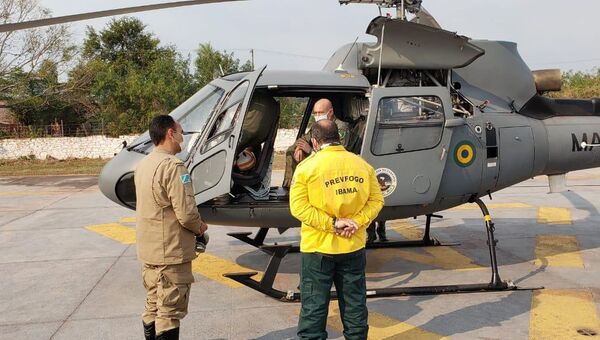 Aeronaves do Ibama e das Forças Armadas são enviadas para Mato Grosso do Sul para ajudar no combate aos incêndios no Pantanal - Sputnik Brasil
