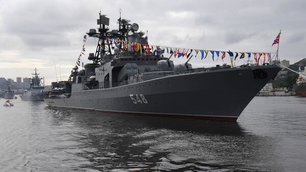 Destróier Admiral Panteleev durante celebração do Dia da Marinha da Rússia em 26 de julho de 2020, em Vladivostok, Rússia - Sputnik Brasil