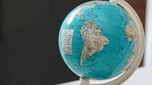 Globo terrestre com América Latina em destaque (foto de arquivo) - Sputnik Brasil