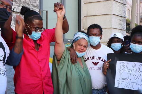 MP: 'Preto de m****! Eu mato-te!', disse ex-militar português antes de assassinar ator africano - Sputnik Brasil