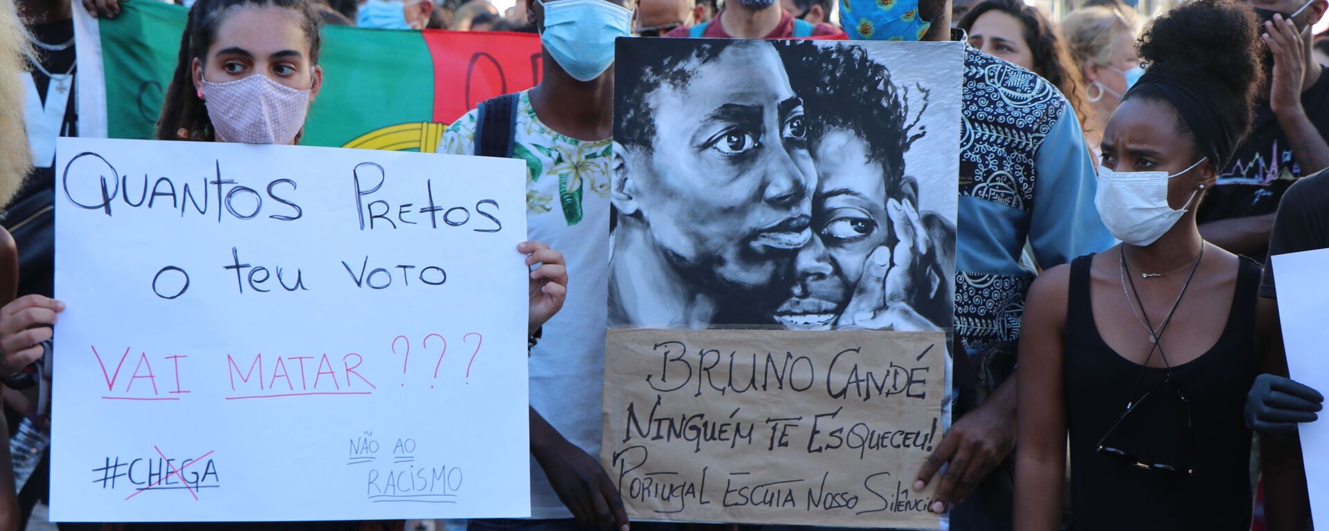 Manifestantes se reúnem em Lisboa em protesto pelo assassinato do ator guineense Bruno Candé - Sputnik Brasil, 1920, 13.12.2024