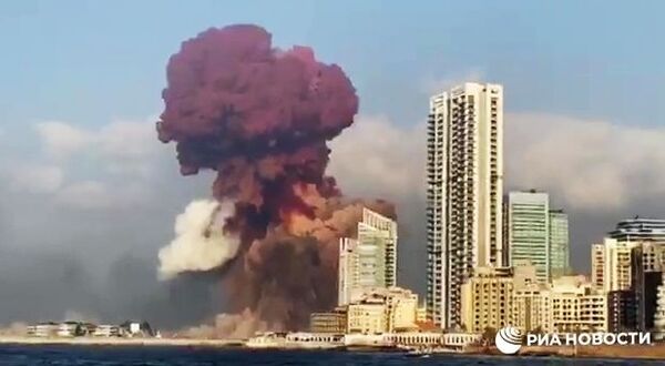 Por que explosões em Beirute lembraram as bombas nucleares com nuvem em formato de cogumelo? - Sputnik Brasil