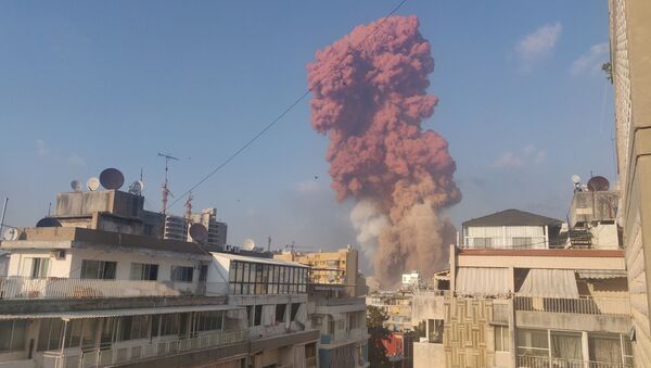 Fumaça após explosão em Beirute, Líbano - Sputnik Brasil