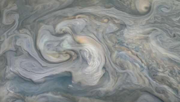 Juno revela uma topografia complexa no topo das nuvens de Júpiter - Sputnik Brasil