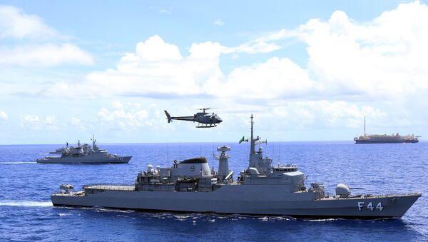 Fragata Independência da Marinha do Brasil durante exercício. - Sputnik Brasil