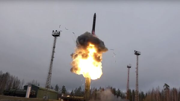 Míssil balístico intercontinental é lançado de algum ponto da Rússia - Sputnik Brasil