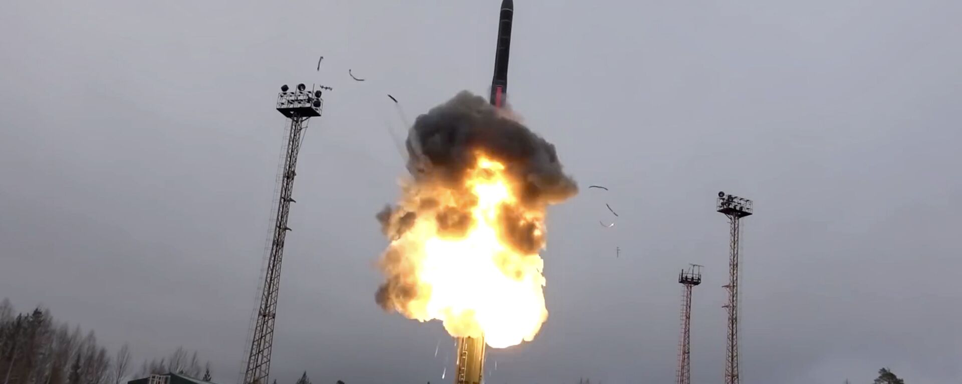 Míssil balístico intercontinental é lançado de algum ponto da Rússia - Sputnik Brasil, 1920, 11.11.2025