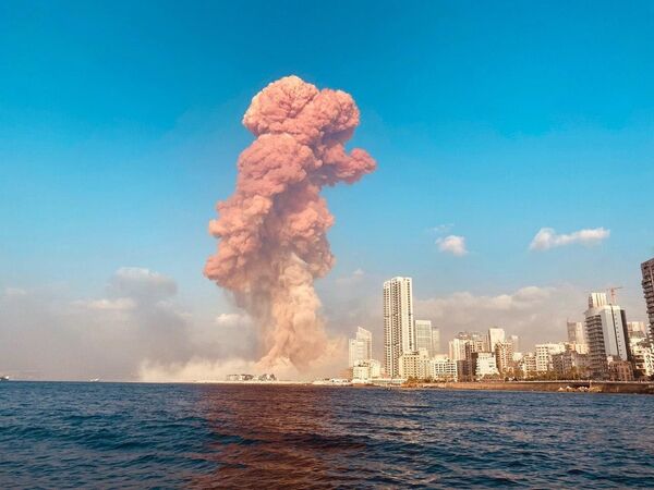 Capital do Líbano, Beirute, foi sacudida em 4 de agosto por explosão registrada na zona portuária da cidade, deixando mais de 150 mortos, milhares de feridos e um grande rastro de destruição Capital do Líbano, Beirute, foi sacudida em 4 de agosto por explosão registrada na zona portuária da cidade, deixando mais de 150 mortos, milhares de feridos e um grande rastro de destruição - Sputnik Brasil