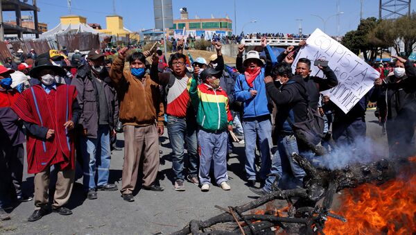 Manifestantes protestam na Bolívia contra o adiamento das eleições no país - Sputnik Brasil