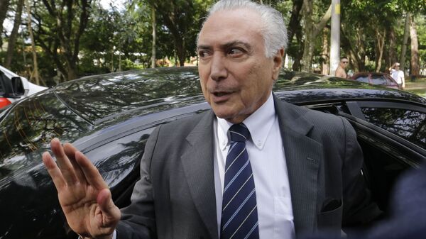 O ex-presidente Michel Temer (MDB) chega à sua residência após ser solto da prisão, em 2019 - Sputnik Brasil