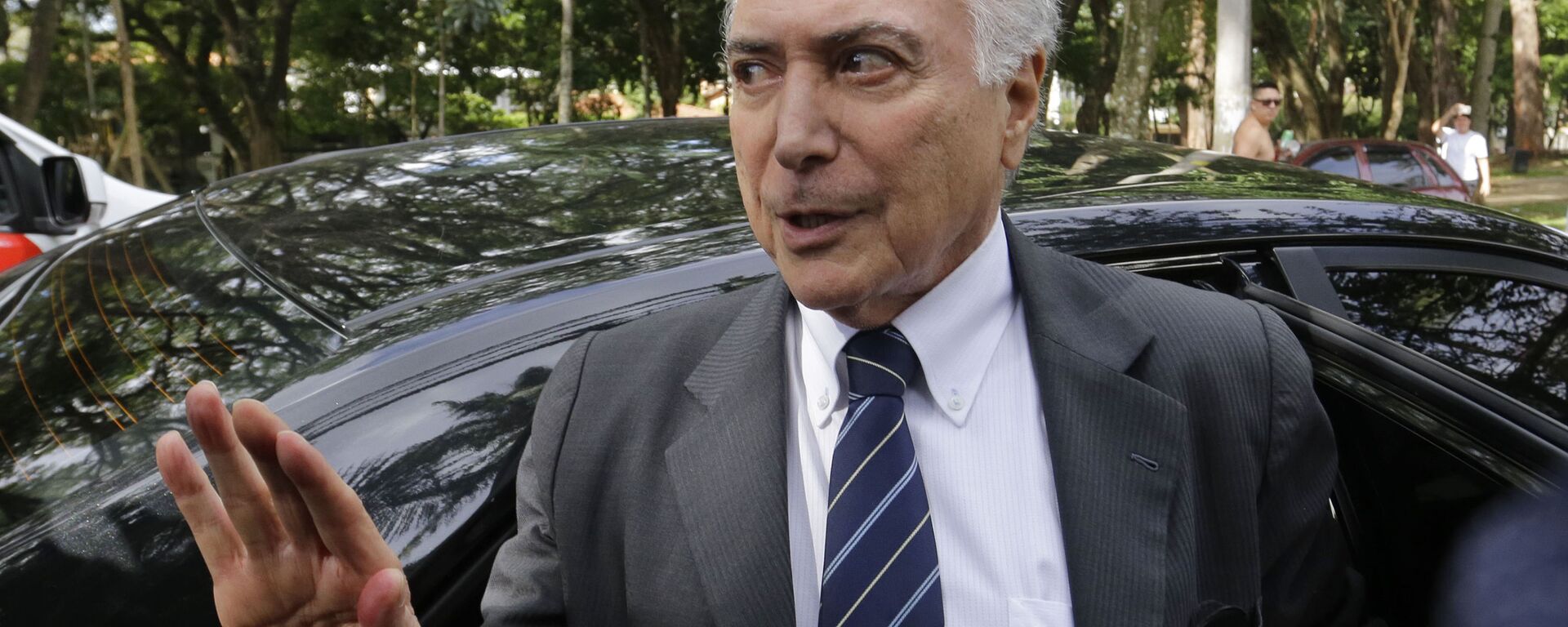 O ex-presidente Michel Temer (MDB) chega à sua residência após ser solto da prisão, em 2019 - Sputnik Brasil, 1920, 13.05.2025