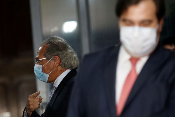 COVID-19 e Centrão enfraquecem e já mostram a saída do governo para Guedes, avalia especialista - Sputnik Brasil