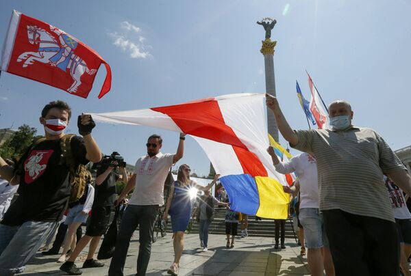 Líder do Conselho Europeu insta líderes da UE contra interferência na Bielorrússia - Sputnik Brasil