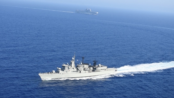 Exercícios conjuntos entre a Grécia e a França no mar Mediterrâneo em 13 de agosto de 2020 - Sputnik Brasil