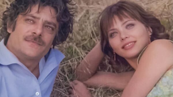 Giancarlos Giannini e Ornella Muti em cena do filme A Vida é Maravilhosa, de 1979 - Sputnik Brasil