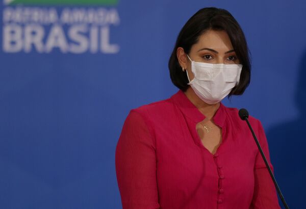 Hackers divulgam supostos dados de Michelle Bolsonaro nas redes - Sputnik Brasil