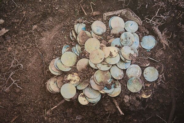 República Tcheca encontra um dos seus maiores tesouros de moedas de ouro e prata (FOTOS) - Sputnik Brasil