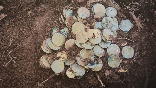 Moedas de ouro e prata do século XIV são encontradas na República Tcheca - Sputnik Brasil