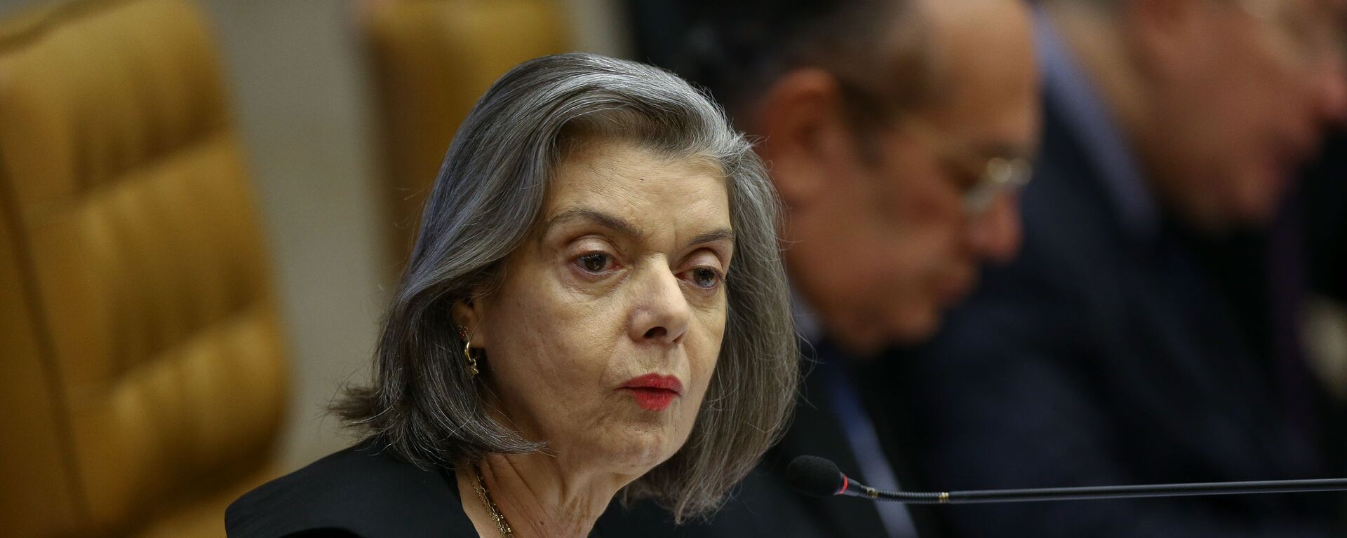 Em Brasília, a ministra do Supremo Tribunal Federal (STF) Carmen Lúcia, fala durante sessão do Supremo, em 7 de novembro de 2019 - Sputnik Brasil, 1920, 11.09.2025