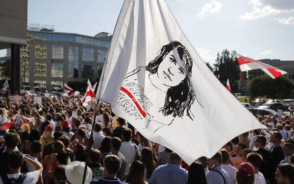 Manifestação em apoio a Svetlana Tikhanovskaya na Bielorrússia - Sputnik Brasil