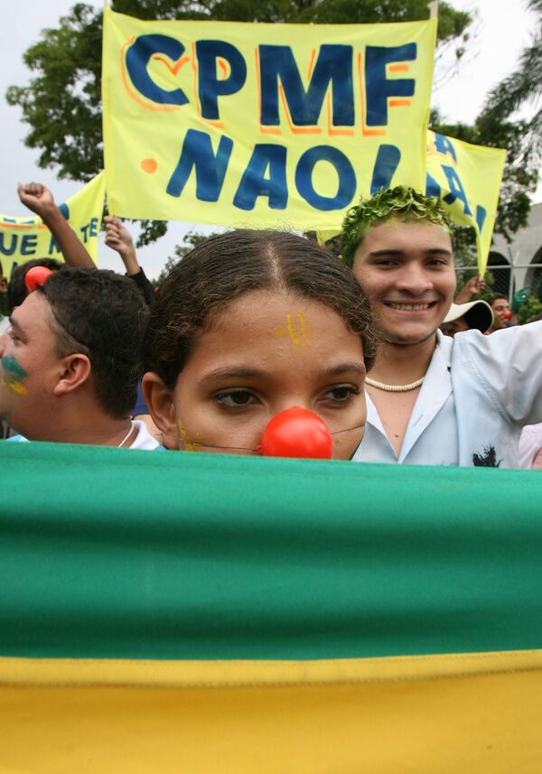 Reforma Tributária: unificar impostos diminuirá a distância entre ricos e pobres no Brasil? Reforma Tributária: unificar impostos diminuirá a distância entre ricos e pobres no Brasil? - Sputnik Brasil