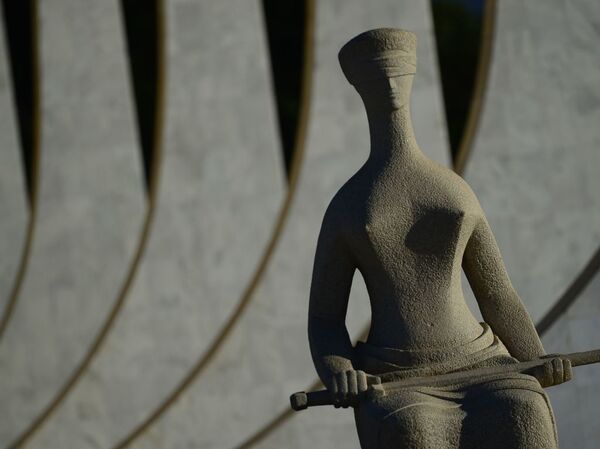 STF decide que vacina será obrigatória: quem se recusar a tomar pode sofrer medidas restritivas - Sputnik Brasil