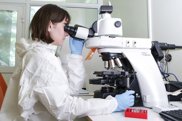 COVID-19: divergências políticas dificultam resiliência global, diz diretor-geral do Fundo Russo - Sputnik Brasil