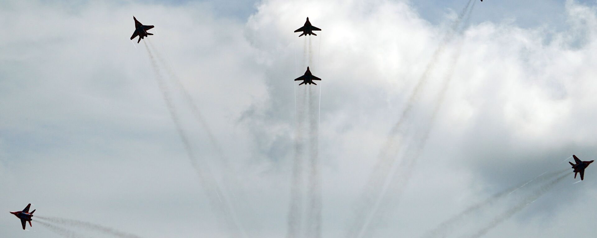 Caças MiG-29 durante voos de demonstração no contexto do Fórum Internacional Técnico-Militar EXÉRCITO 2020 (foto de arquivo) - Sputnik Brasil, 1920, 06.04.2021