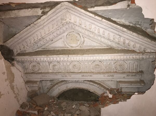 Espanhol recebe recompensa por achar 'tesouro' renascentista atrás das paredes de casa - Sputnik Brasil