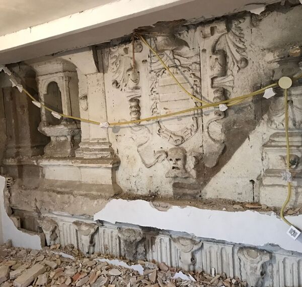 Espanhol recebe recompensa por achar 'tesouro' renascentista atrás das paredes de casa - Sputnik Brasil