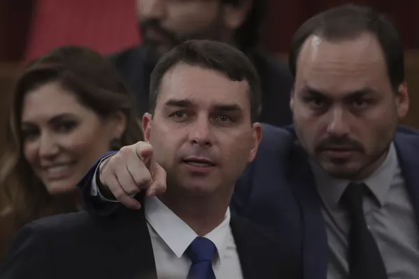 Atos antidemocráticos: Carlos Bolsonaro é citado 43 vezes em inquérito da PF, diz jornal Atos antidemocráticos: Carlos Bolsonaro é citado 43 vezes em inquérito da PF, diz jornal - Sputnik Brasil