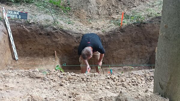 Trabalhos de escavação no Vale da Morte na Polônia - Sputnik Brasil