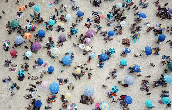 Brasil se aproxima dos 127 mil mortos por COVID-19 - Sputnik Brasil