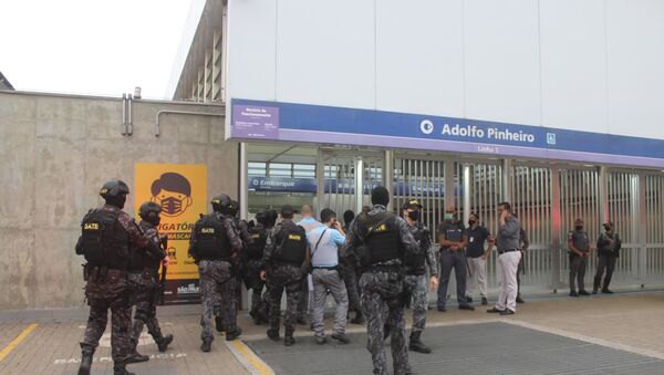 Sequestro com refém na estação Adolfo Pinheiro da linha 5-lilás, em São Paulo (SP), nesta terça-feira (8). - Sputnik Brasil