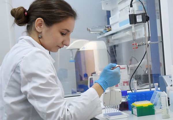 Moscou diz estar preparada e aguarda grande suprimento de vacinas contra COVID-19 - Sputnik Brasil