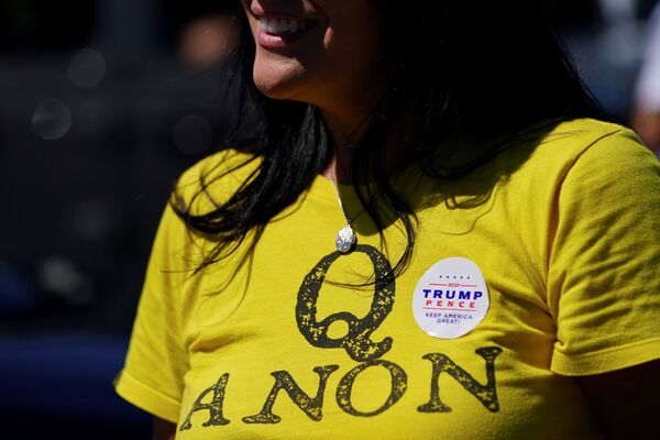 QAnon: como a crença em uma rede satânica pode definir as eleições nos EUA? - Sputnik Brasil