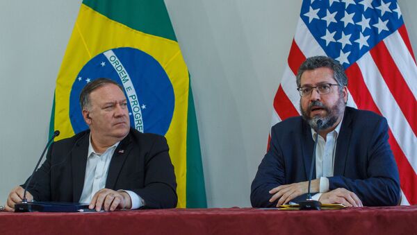 Secretário de Estado dos EUA, Mike Pompeo, durante encontro com o chanceler brasileiro, Ernesto Araújo, em Boa Vista (RR), 18 de setembro de 2020 - Sputnik Brasil