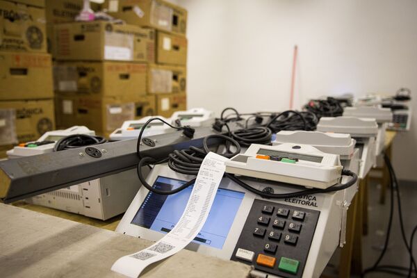 Com recorde de candidatos em capitais, eleições serão 'palanque' para 2022, indica professor - Sputnik Brasil