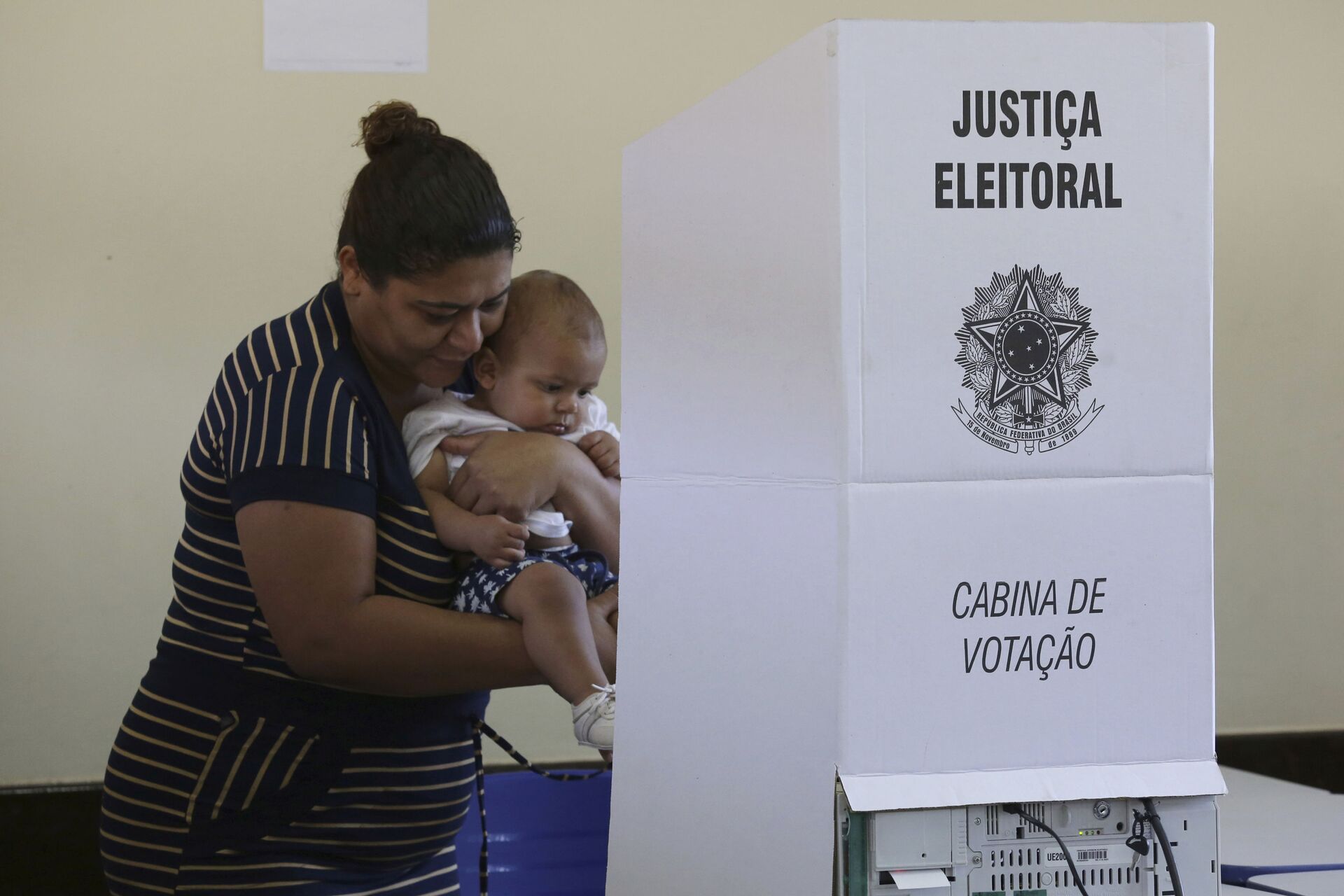Lira planeja levar PEC do voto impresso ao plenário; PF diz que 'não há fraude' em urnas eletrônicas - Sputnik Brasil, 1920, 06.08.2021