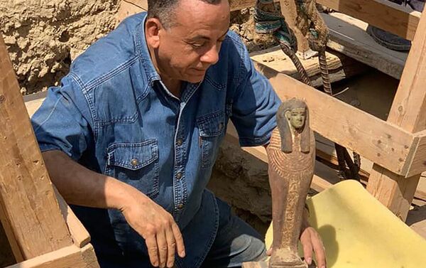 Objeto encontrado durante escavações em Sacará, Egito - Sputnik Brasil