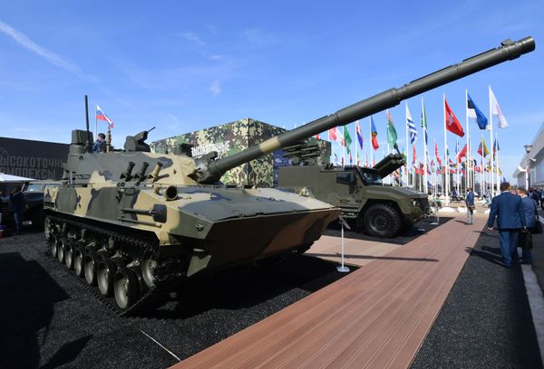 Rússia anuncia testes de novo tanque anfíbio, único no mundo, e de fuzil de precisão - Sputnik Brasil