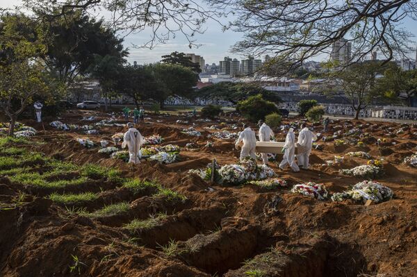 Brasil chega a 148 mil óbitos e 5 milhões de casos de COVID-19 Brasil chega a 148 mil óbitos e 5 milhões de casos de COVID-19 - Sputnik Brasil