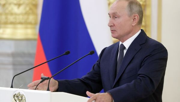 Vladimir Putin, presidente da Rússia, fala ao Conselho da Federação da Assembleia Federal - Sputnik Brasil