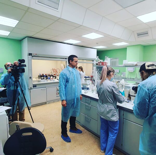 'Eles se importam com o resultado', diz 1º estrangeiro a visitar laboratório produtor da Sputnik V - Sputnik Brasil